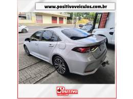 TOYOTA - COROLLA - 2021/2022 - Prata - R$ 139.700,00