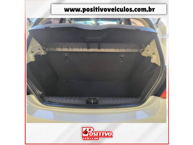 CHEVROLET - ONIX - 2019/2019 - Branca - R$ 62.500,00