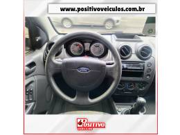 FORD - FIESTA - 2013/2013 - Bege - R$ 33.800,00