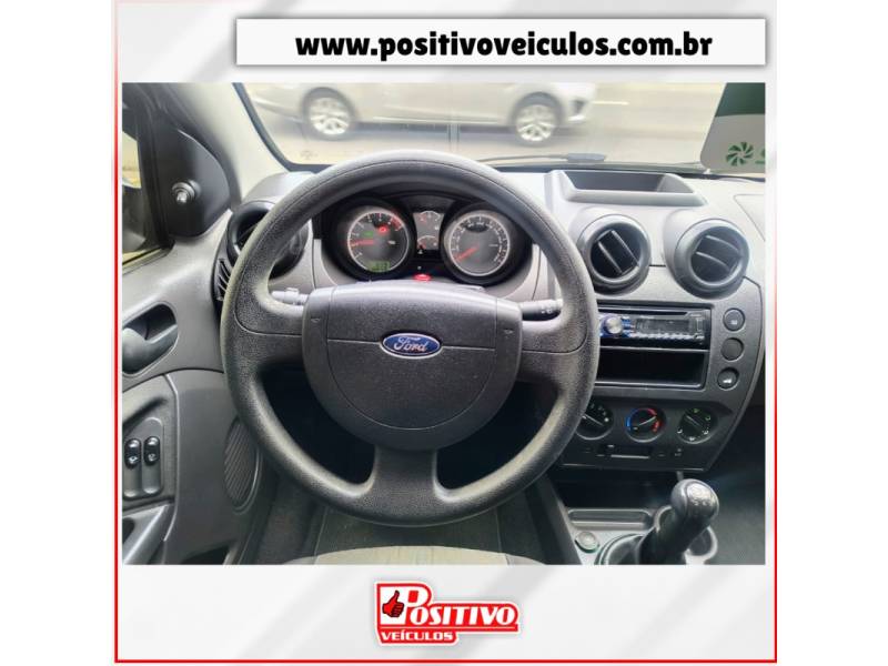 FORD - FIESTA - 2013/2013 - Bege - R$ 33.800,00