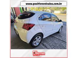 CHEVROLET - ONIX - 2019/2019 - Branca - R$ 62.500,00