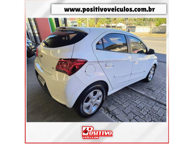 CHEVROLET - ONIX - 2019/2019 - Branca - R$ 62.500,00