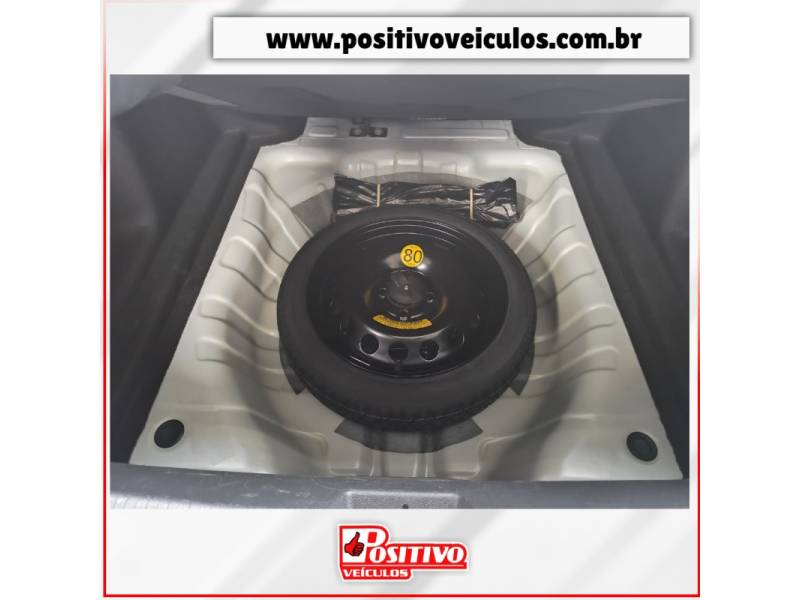 CHEVROLET - ONIX - 2022/2023 - Branca - R$ 82.900,00