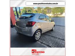 CHEVROLET - ONIX - 2013/2013 - Prata - R$ 44.500,00