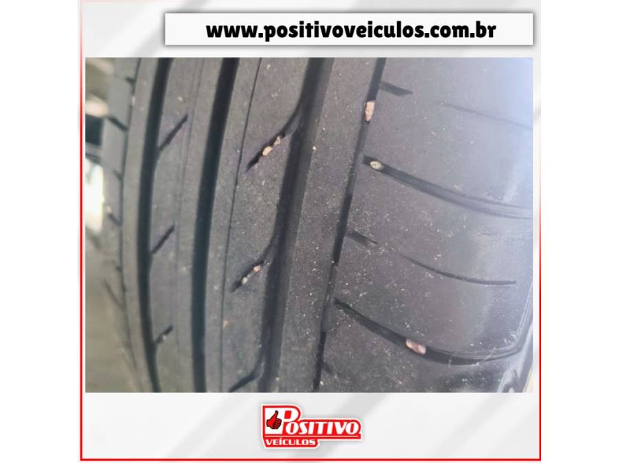 CHEVROLET - ONIX - 2018/2019 - Prata - R$ 62.500,00