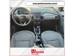 CHEVROLET - ONIX - 2013/2013 - Prata - R$ 44.500,00