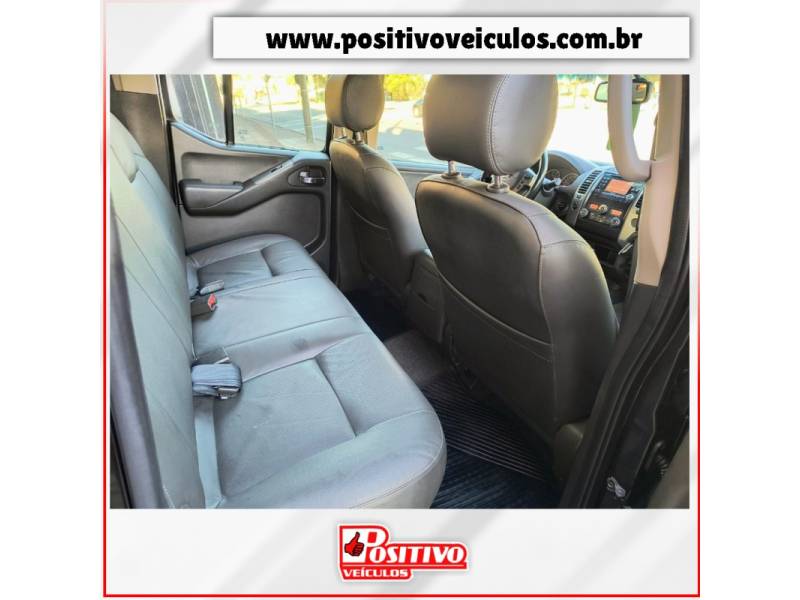 NISSAN - FRONTIER - 2013/2014 - Cinza - R$ 104.900,00