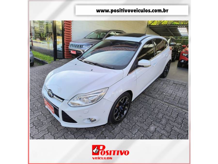FORD - FOCUS - 2014/2015 - Branca - R$ 59.800,00
