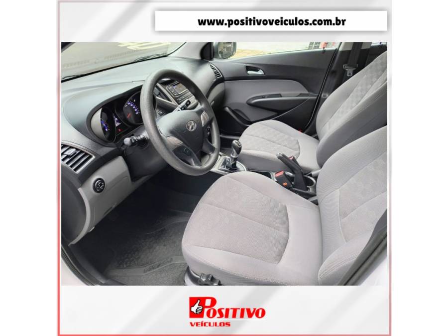 HYUNDAI - HB20S - 2016/2017 - Branca - R$ 62.500,00
