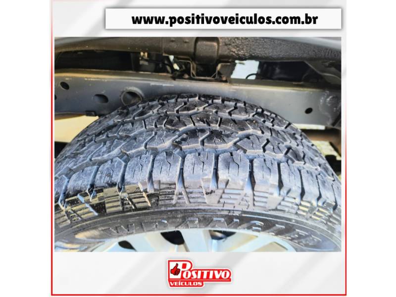 NISSAN - FRONTIER - 2013/2014 - Cinza - R$ 104.900,00
