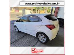 CHEVROLET - ONIX - 2019/2019 - Branca - R$ 62.500,00