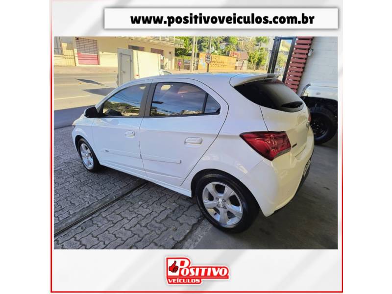 CHEVROLET - ONIX - 2019/2019 - Branca - R$ 62.500,00