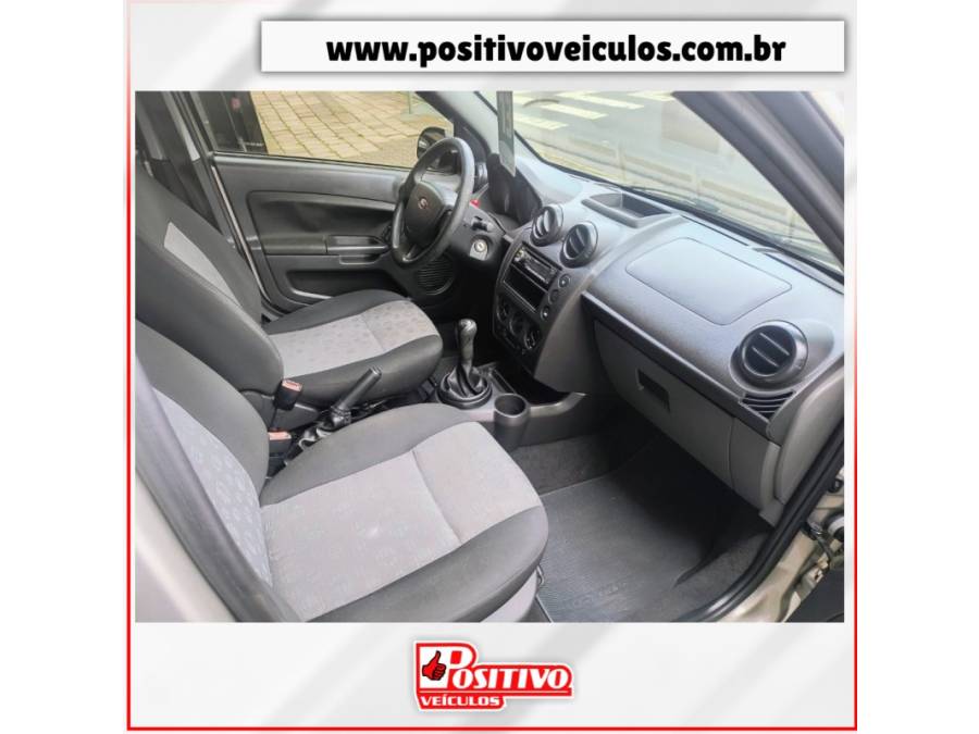 FORD - FIESTA - 2013/2013 - Bege - R$ 33.800,00