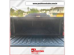 CHEVROLET - S10 - 2012/2013 - Preta - R$ 110.900,00