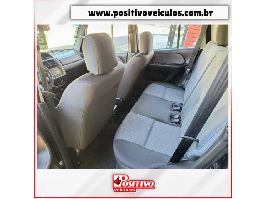 MITSUBISHI - PAJERO TR4 - 2014/2015 - Preta - R$ 74.900,00