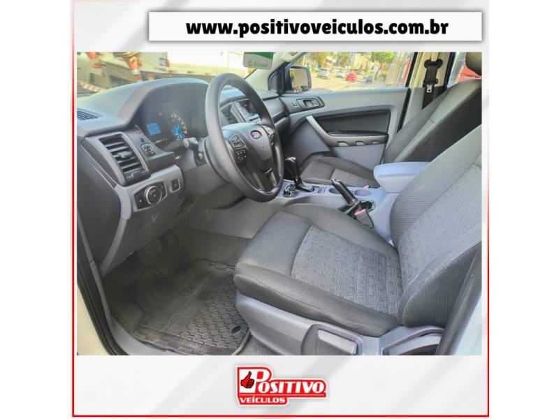 FORD - RANGER - 2016/2017 - Branca - R$ 128.700,00
