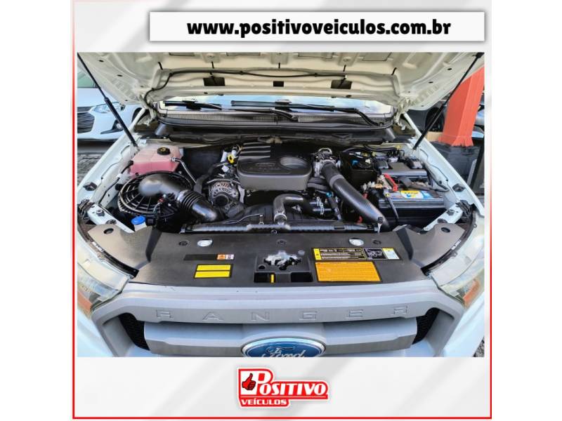FORD - RANGER - 2016/2017 - Branca - R$ 128.700,00