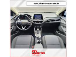 CHEVROLET - ONIX - 2023/2024 - Branca - R$ 97.500,00