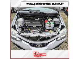 TOYOTA - ETIOS - 2017/2017 - Prata - R$ 65.900,00