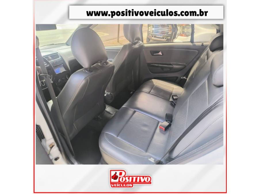 VOLKSWAGEN - CROSSFOX - 2011/2011 - Prata - R$ 39.900,00