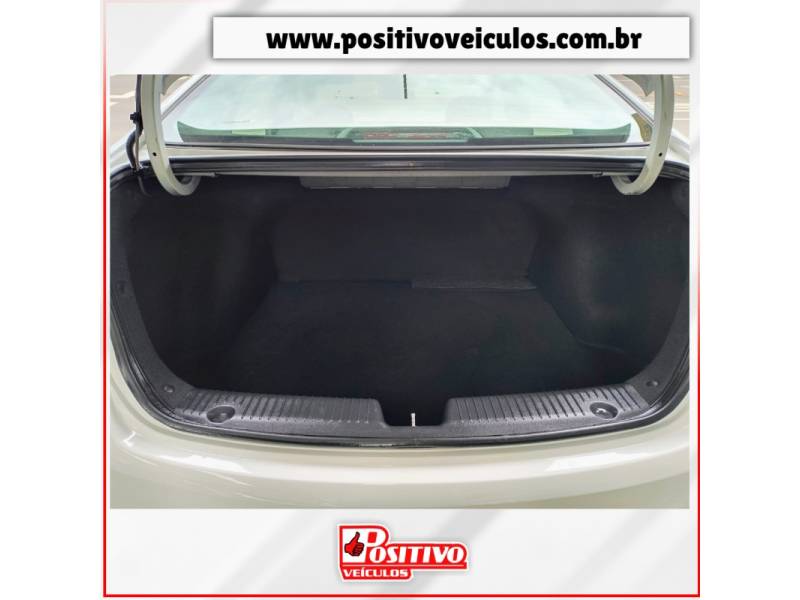 HYUNDAI - HB20S - 2016/2017 - Branca - R$ 59.700,00