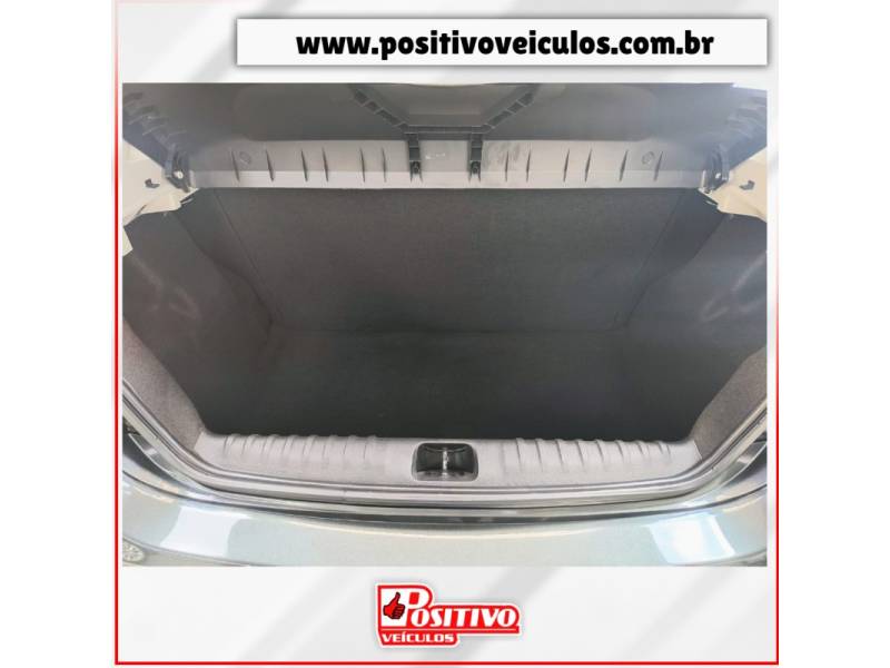 CHEVROLET - ONIX - 2018/2018 - Cinza - R$ 58.900,00