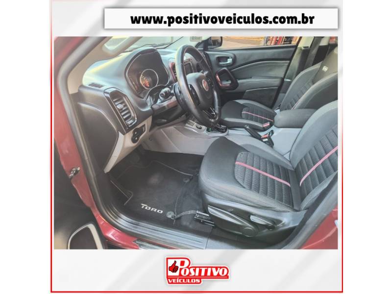 FIAT - TORO - 2016/2017 - Vermelha - R$ 83.500,00