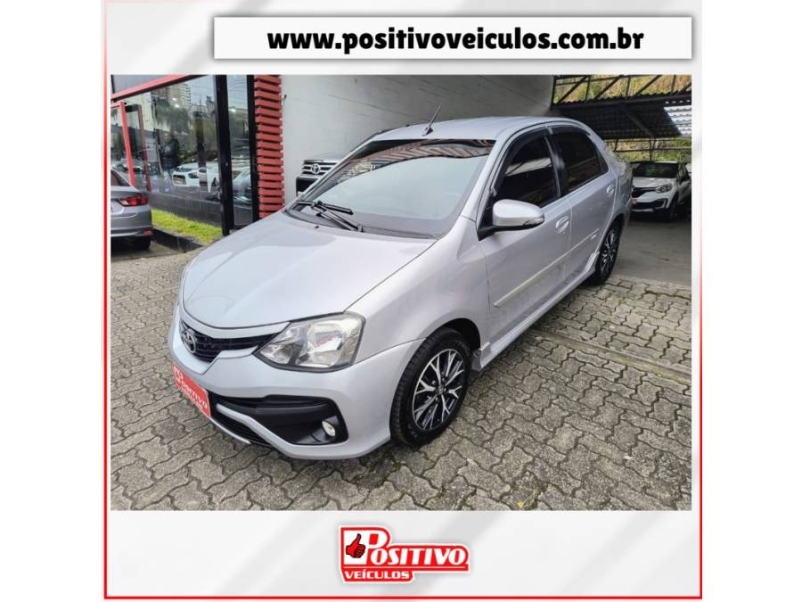 TOYOTA - ETIOS - 2017/2017 - Prata - R$ 65.900,00