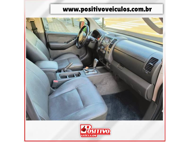 NISSAN - FRONTIER - 2013/2014 - Cinza - R$ 104.900,00