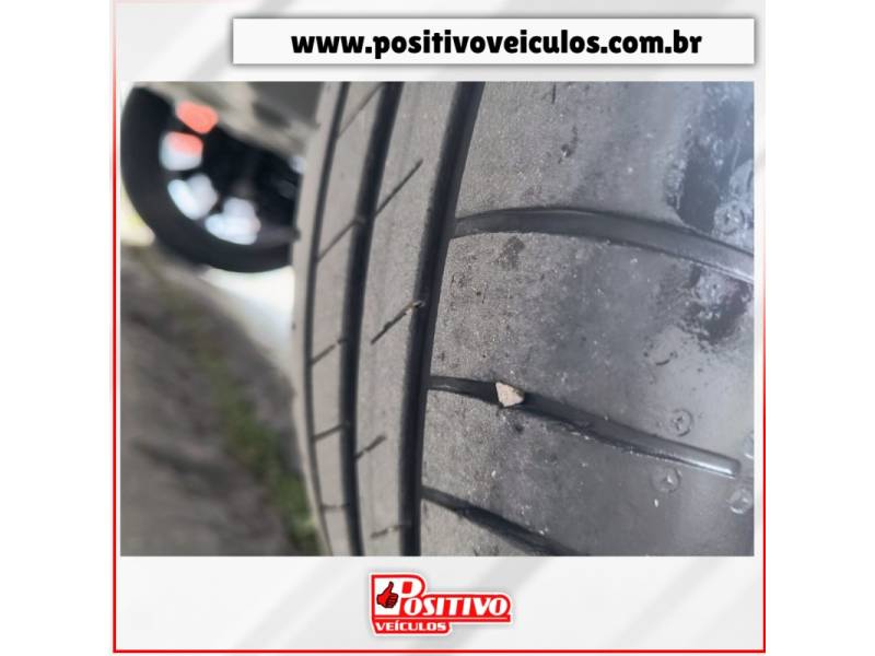 TOYOTA - ETIOS - 2017/2017 - Prata - R$ 65.900,00