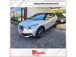 NISSAN - KICKS - 2017/2018 - Prata - R$ 82.500,00