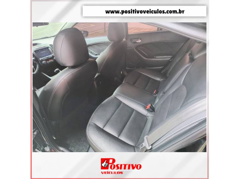 KIA MOTORS - CERATO - 2014/2014 - Preta - R$ 65.500,00