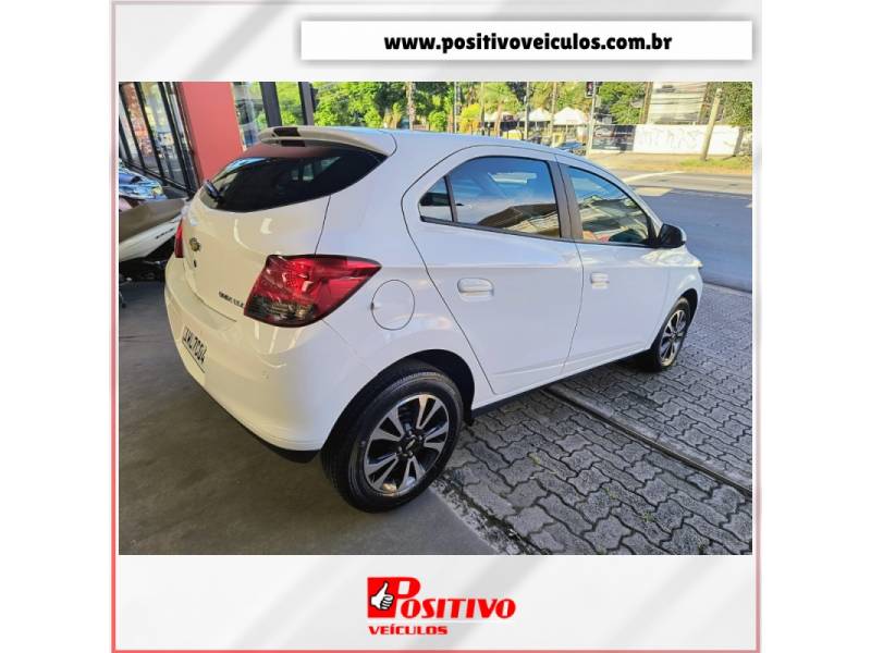 CHEVROLET - ONIX - 2015/2015 - Branca - R$ 59.500,00