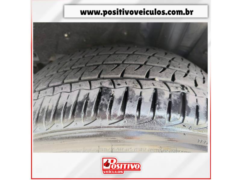 TOYOTA - COROLLA - 2021/2022 - Prata - R$ 139.700,00