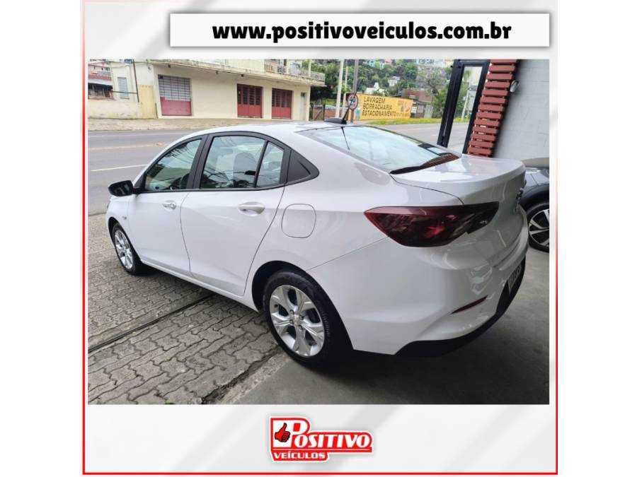 CHEVROLET - ONIX - 2023/2024 - Branca - R$ 82.900,00