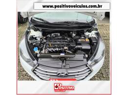 HYUNDAI - HB20S - 2016/2017 - Branca - R$ 59.700,00