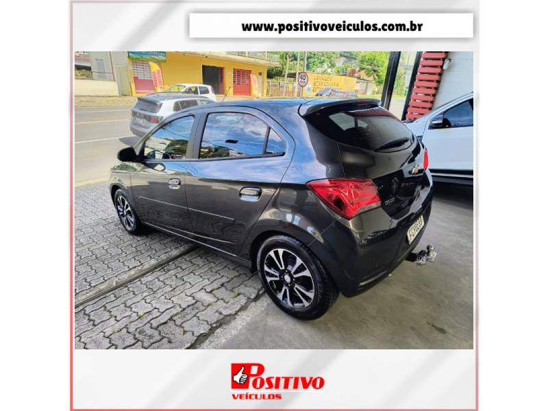 CHEVROLET - ONIX - 2018/2019 - Cinza - R$ 58.500,00