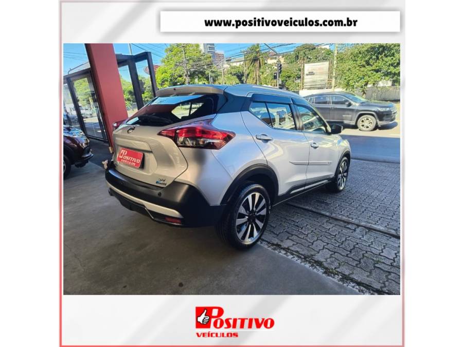 NISSAN - KICKS - 2017/2018 - Prata - R$ 82.500,00