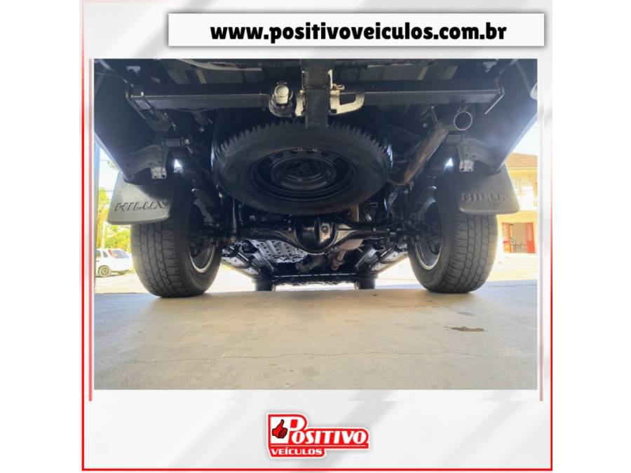 TOYOTA - HILUX - 2018/2018 - Prata - R$ 164.700,00