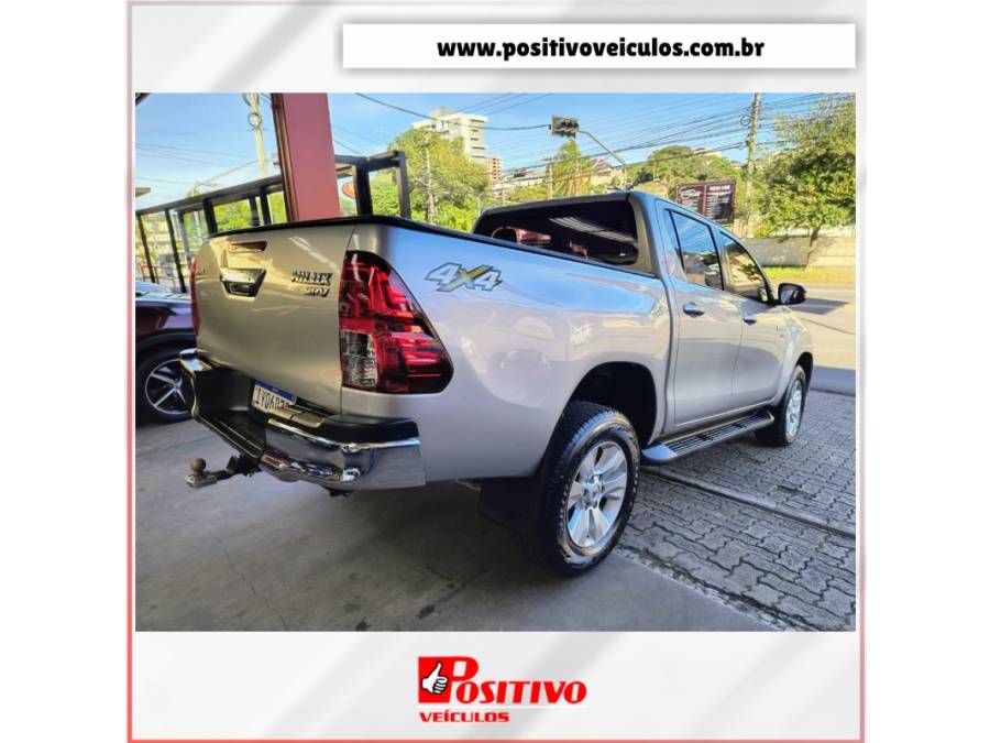 TOYOTA - HILUX - 2018/2018 - Prata - R$ 168.900,00