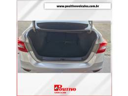 NISSAN - SENTRA - 2017/2018 - Prata - R$ 78.500,00