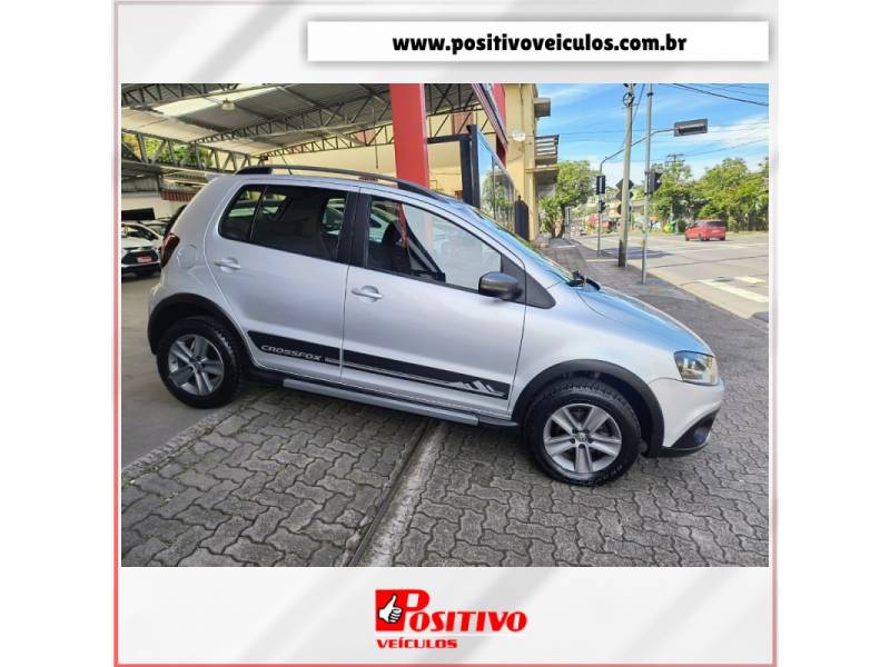 VOLKSWAGEN - CROSSFOX - 2012/2012 - Prata - R$ 45.500,00