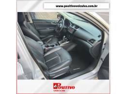 NISSAN - SENTRA - 2017/2018 - Prata - R$ 78.500,00