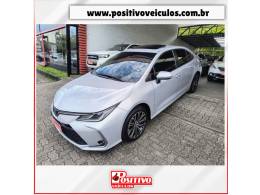 TOYOTA - COROLLA - 2021/2022 - Prata - R$ 139.700,00