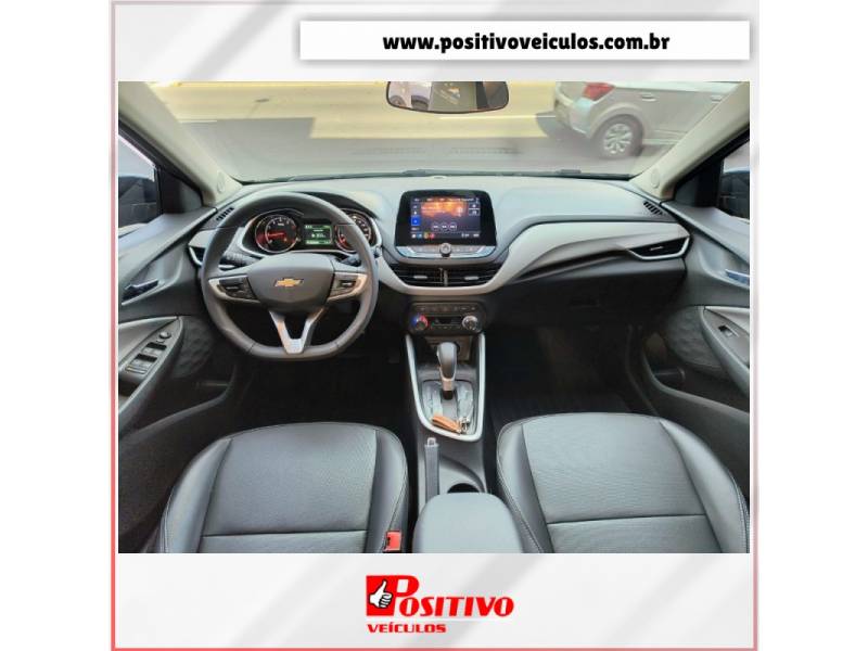 CHEVROLET - ONIX - 2023/2024 - Preta - R$ 99.500,00