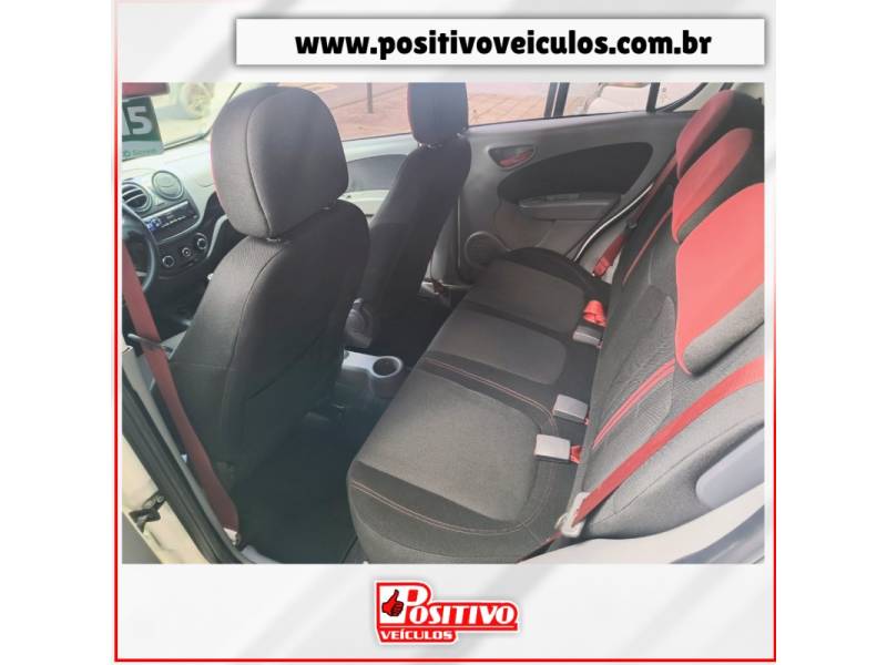 FIAT - PALIO - 2015/2015 - Branca - R$ 47.700,00