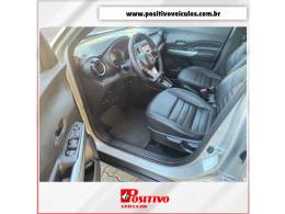 NISSAN - KICKS - 2017/2018 - Prata - R$ 82.500,00